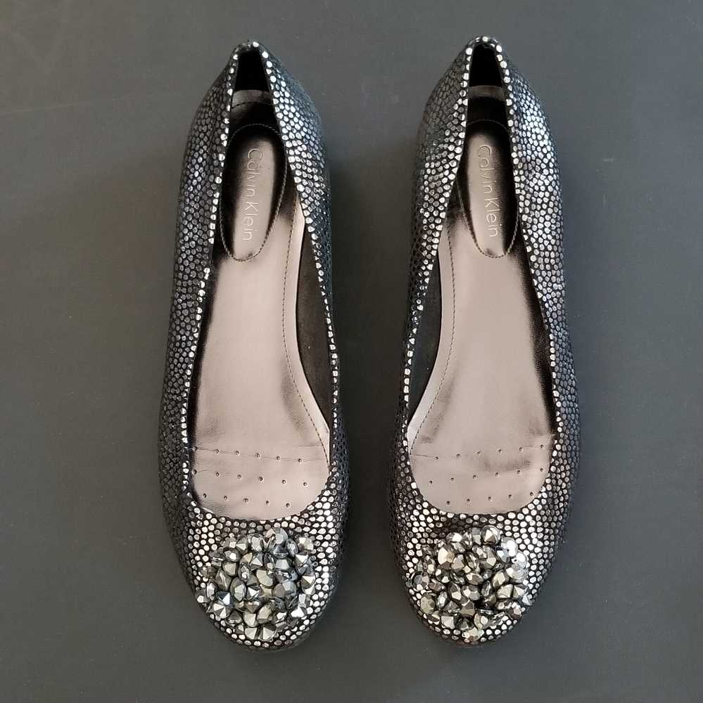 CALVIN KLEIN "Morgan" Metallic Pebble Flats - Pewter - Size 6.5